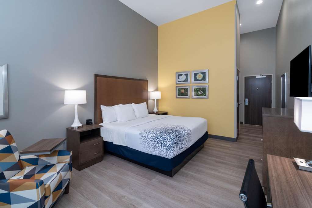 La Quinta Inn & Suites by Wyndham Tifton - photo 27