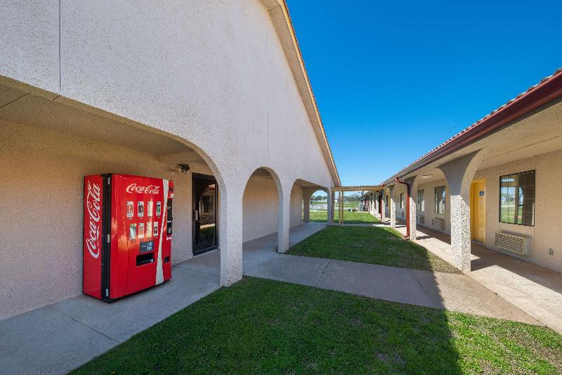 Americas Best Value Inn Bonham - photo 13