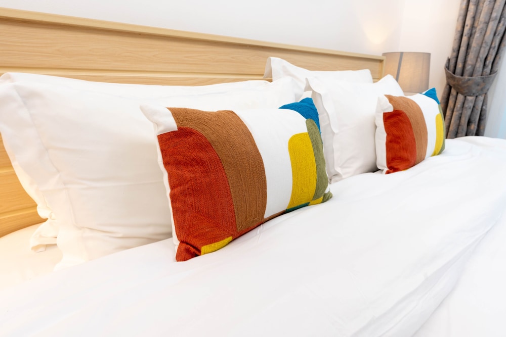 Whitesage Sophisticated and Homey apartment Near to Metro — 4-Star Luxury Hotel in Dubai, United Arab Emirates