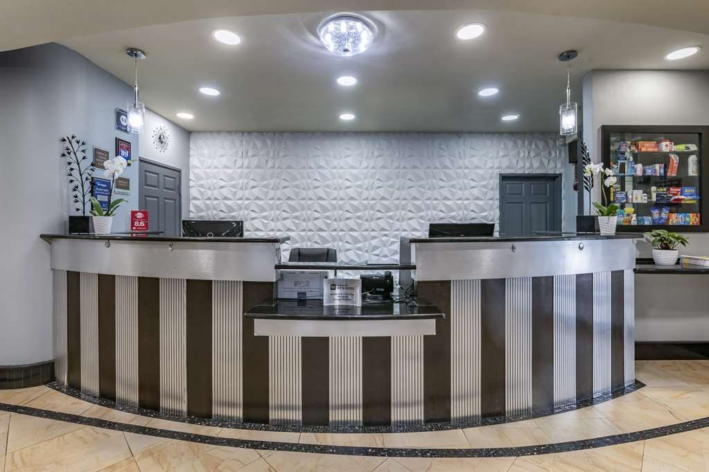 Best Western Plus Bradenton Gateway Hotel - photo 10