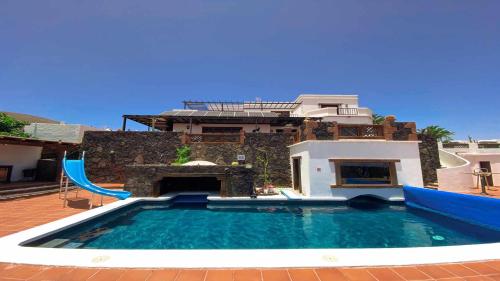 Preciosa Casa Cristian y María con piscina privada — 4-Star Luxury Hotel in Tias, Spain