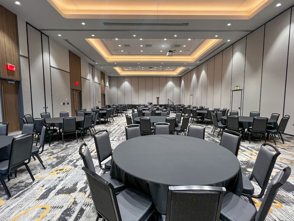 Crowne Plaza Kearney by IHG - photo 79