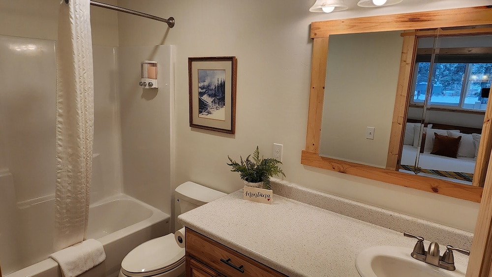 Beargrass Lodging and RV Resort - photo 107