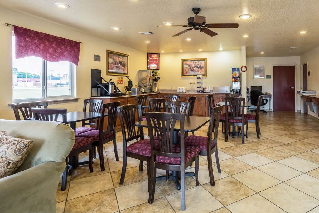 Econo Lodge Inn & Suites Searcy - photo 26