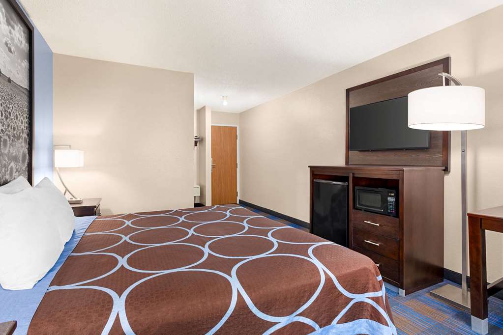 Super 8 by Wyndham Lenexa Overland Park Mall Area - photo 13
