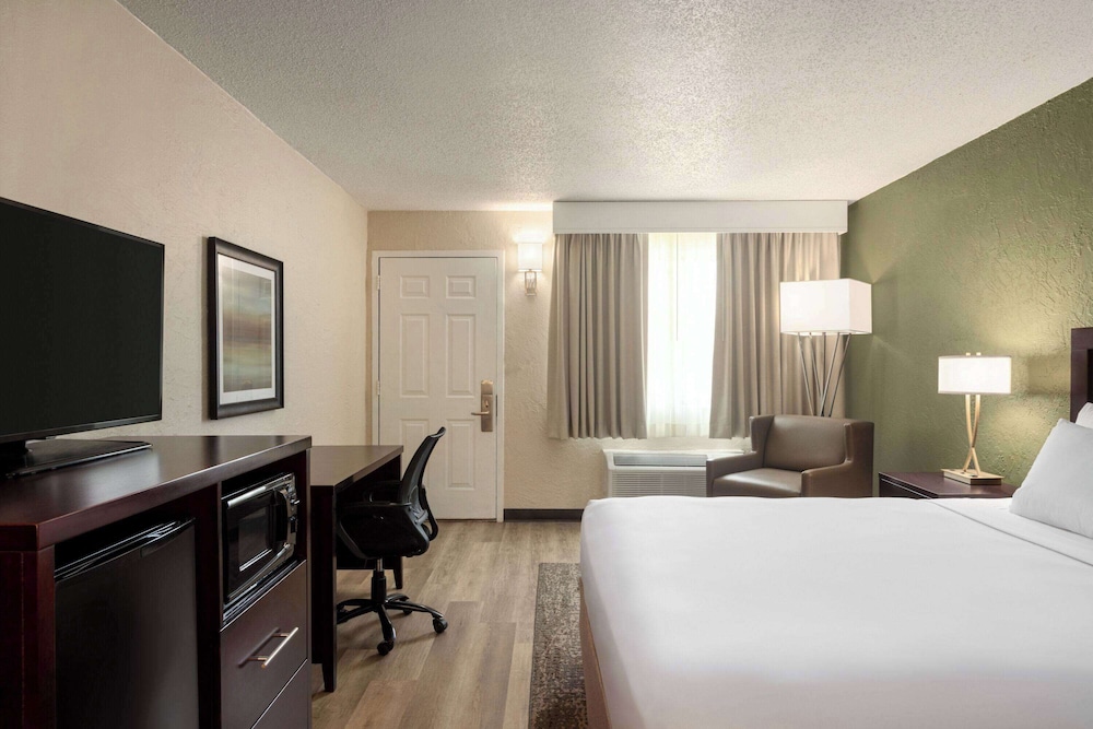 Mai Hana Hotel & Suites International Drive - photo 14