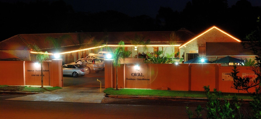 The Oval Guesthouse — 4-Star Luxury Hotel in Dundee, South Africa