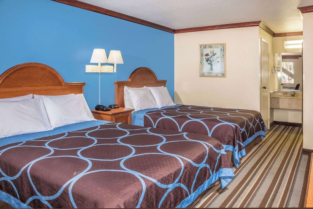 Super 8 by Wyndham San Marcos - photo 10