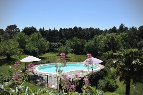Ombre Bleue Du Figuier Ailhon — hotel in Labegude