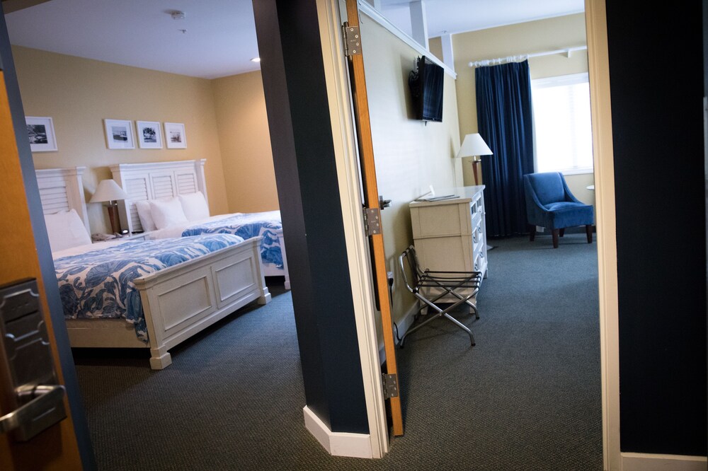 Bay Pointe Inn - photo 12