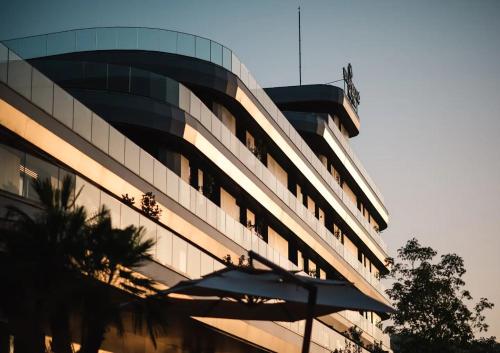 Luxury Apartment with Green Terrace Porto Milena View and Private Garage — 4-Star Luxury Hotel in Ulcinj, Montenegro