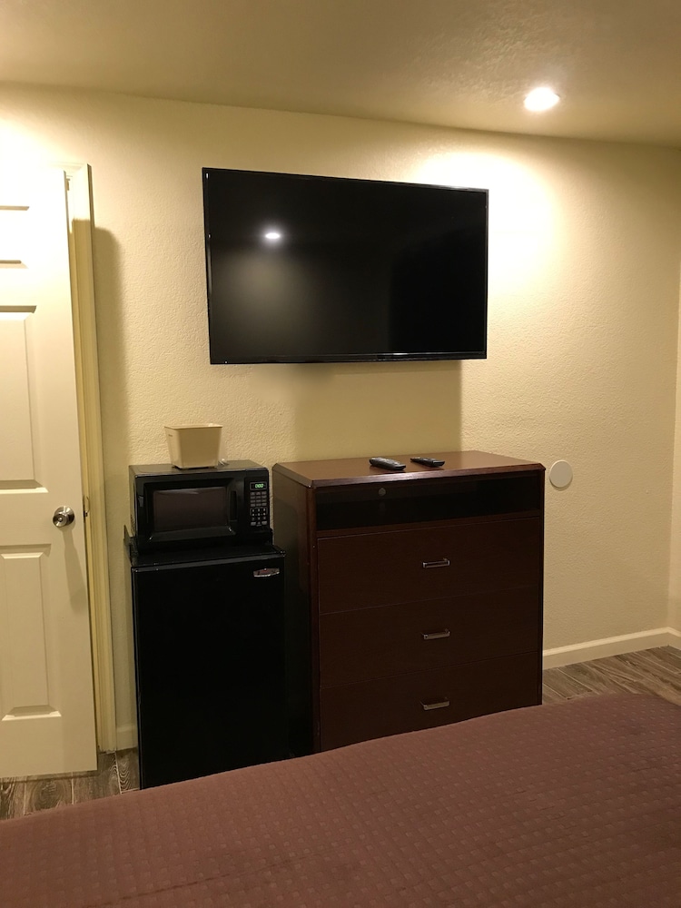 Whistling Pines Daily & Extended Stay Elizabeth City - photo 15