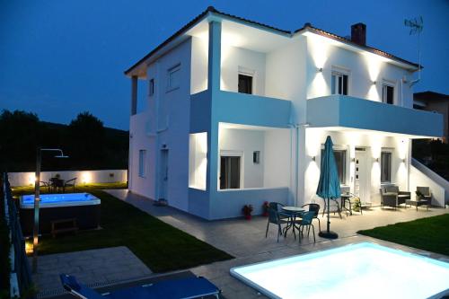 Big Blue Hotel in Almyros, Greece