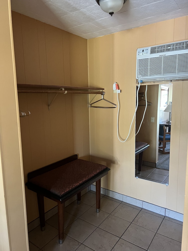 All Star Inn & Suites - photo 183