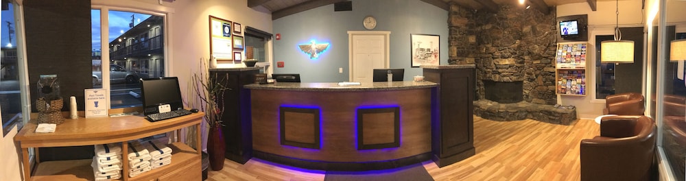 Thunderbird Lodge - photo 4