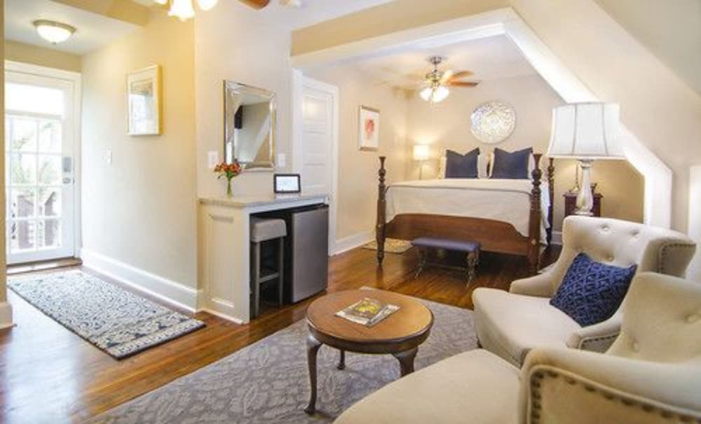 Hillbrook Inn - photo 8