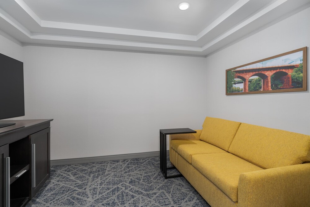 Hampton Inn Pawtucket - photo 16