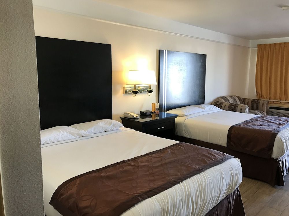 Texas Inn & Suites - photo 6