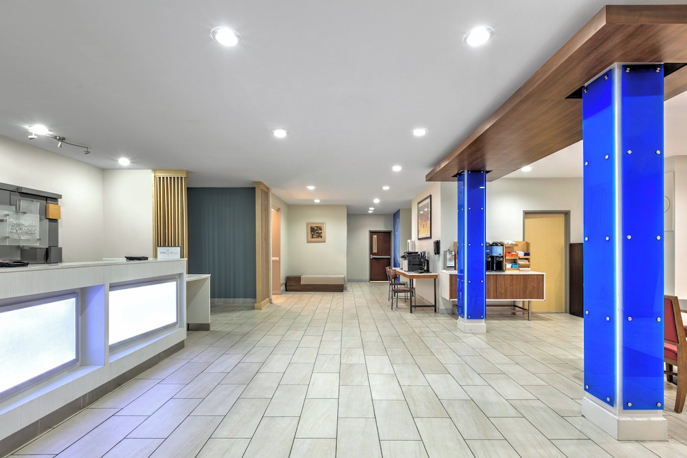 Holiday Inn Express Hotel & Suites Livingston - photo 23