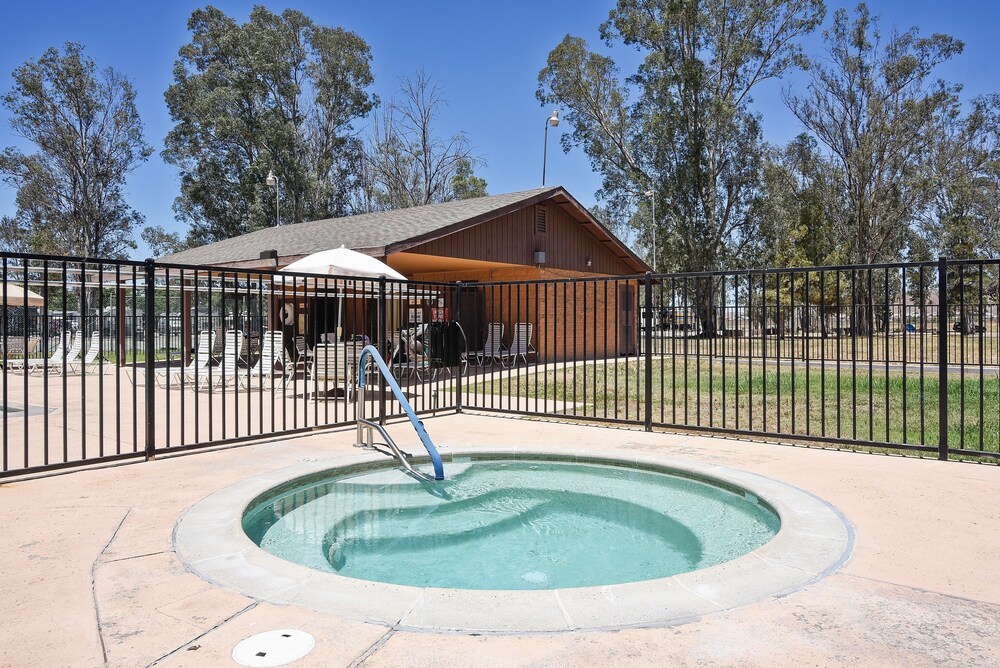 Wilderness Lakes RV Resort - photo 18