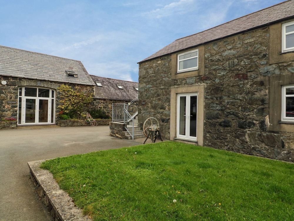 Dinas - carbon neutral hotel in Pwllheli