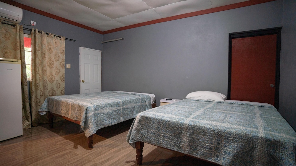 Santa Crest Hotel in Santa Cruz, Jamaica