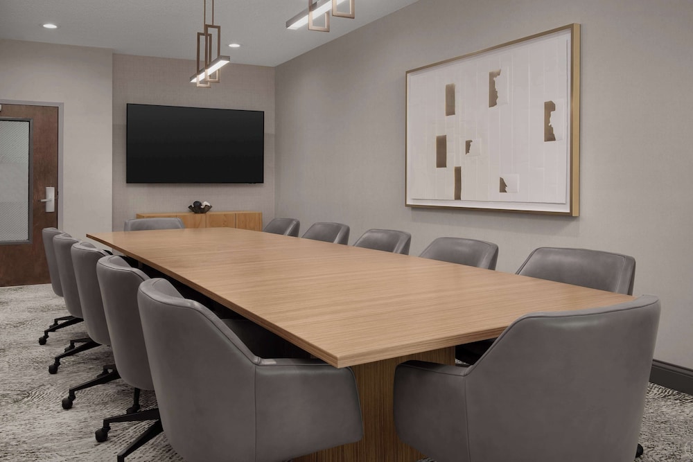 Hampton Inn & Suites Paso Robles - photo 37