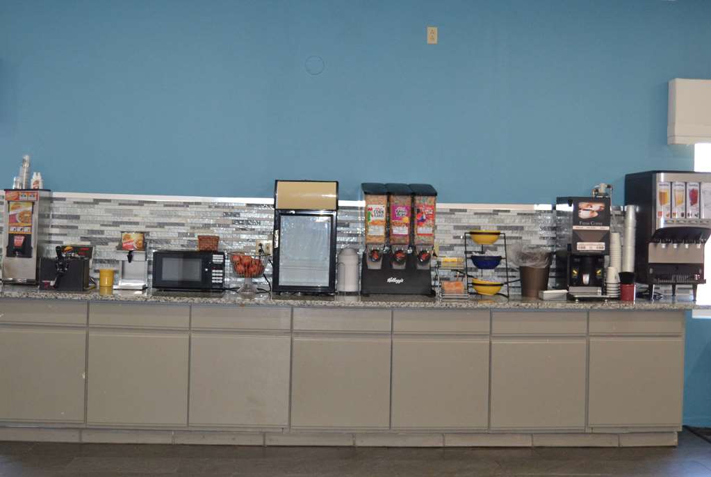 Days Inn and Suites by Wyndham Sikeston - photo 40