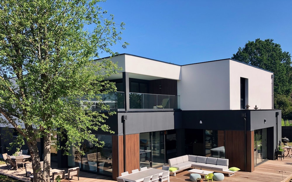 Hôtelya Lille Villeneuve d'Ascq — 4-Star Luxury Hotel in Villeneuve-D'ascq, France