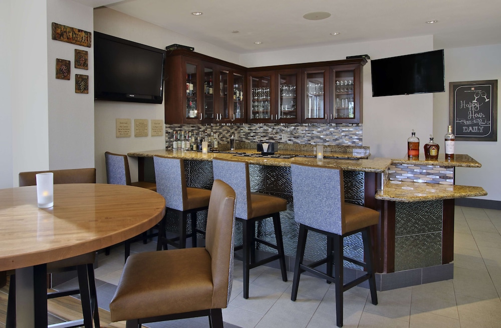 Hilton Garden Inn Sonoma County Airport - photo 32
