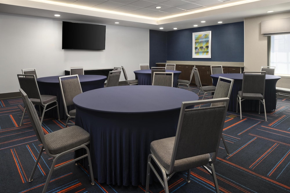 Hampton Inn & Suites Yonkers Westchester - photo 31