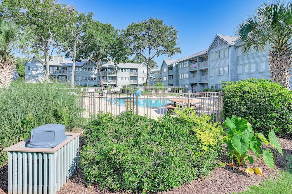 Beach & Pool Access: Resort style Myrtle Beach Gem - photo 20