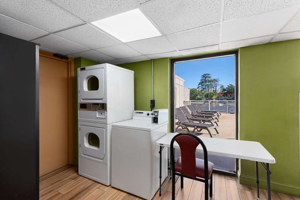 Super 8 by Wyndham Myrtle Beach Market Common Area - photo 23