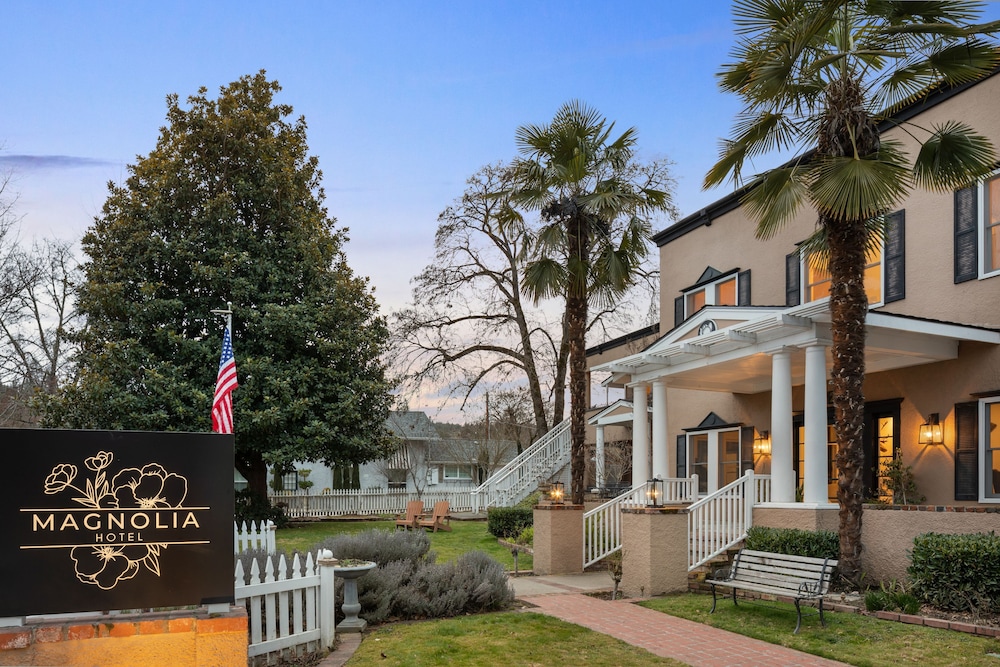 Magnolia Hotel - photo 62