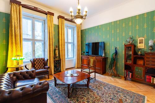 Luxury Art Nouveau apartment next to Parliament building — 4-Star Luxury Hotel in Budapest, Hungary