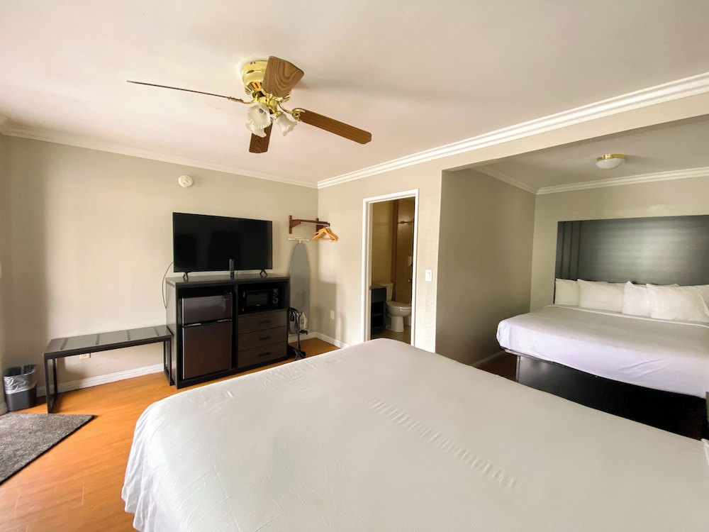 Rockview Inn and Suites - photo 17