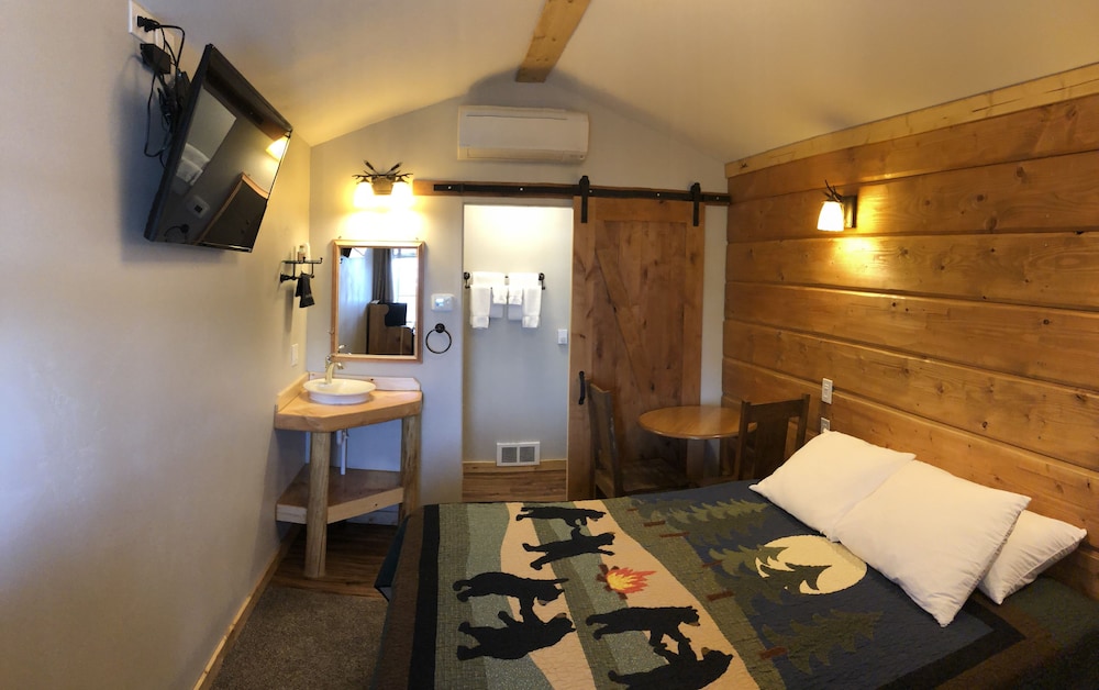 The Historic Madison Hotel Motel - photo 8