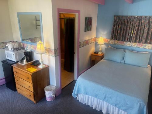 Claddagh Motel & Suites - photo 22