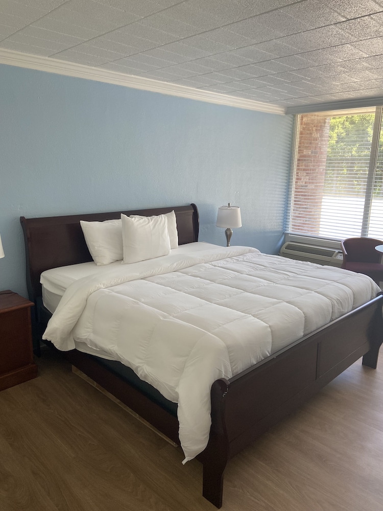 Ramada by Wyndham Butler Tesla Biohealing Resort - photo 9