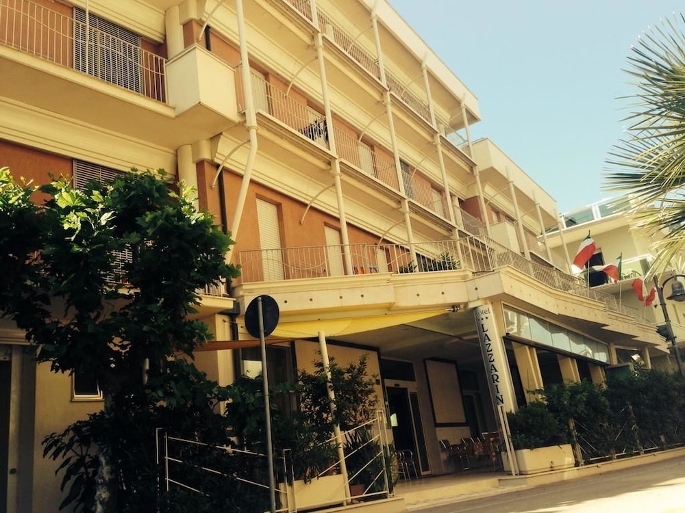 Hotel Lazzarini - last minute hotel in Rimini