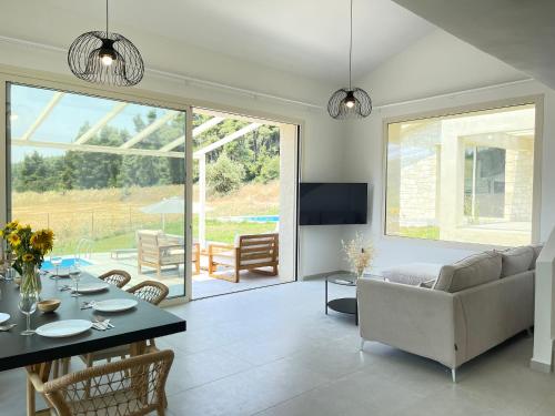 Villa Maria — 4-Star Luxury Hotel in None, Greece