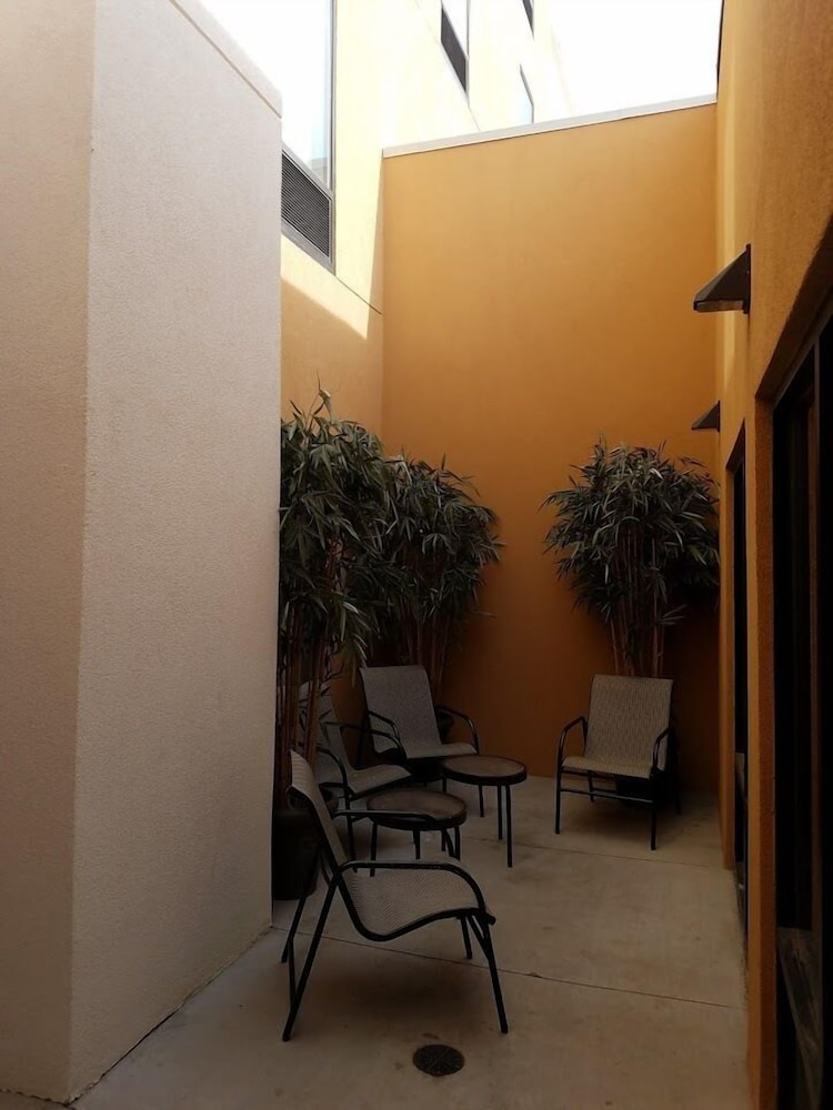 Hampton Inn & Suites Las Cruces I 10 - photo 23