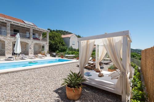 Villa Sunny Oasis Family Fun