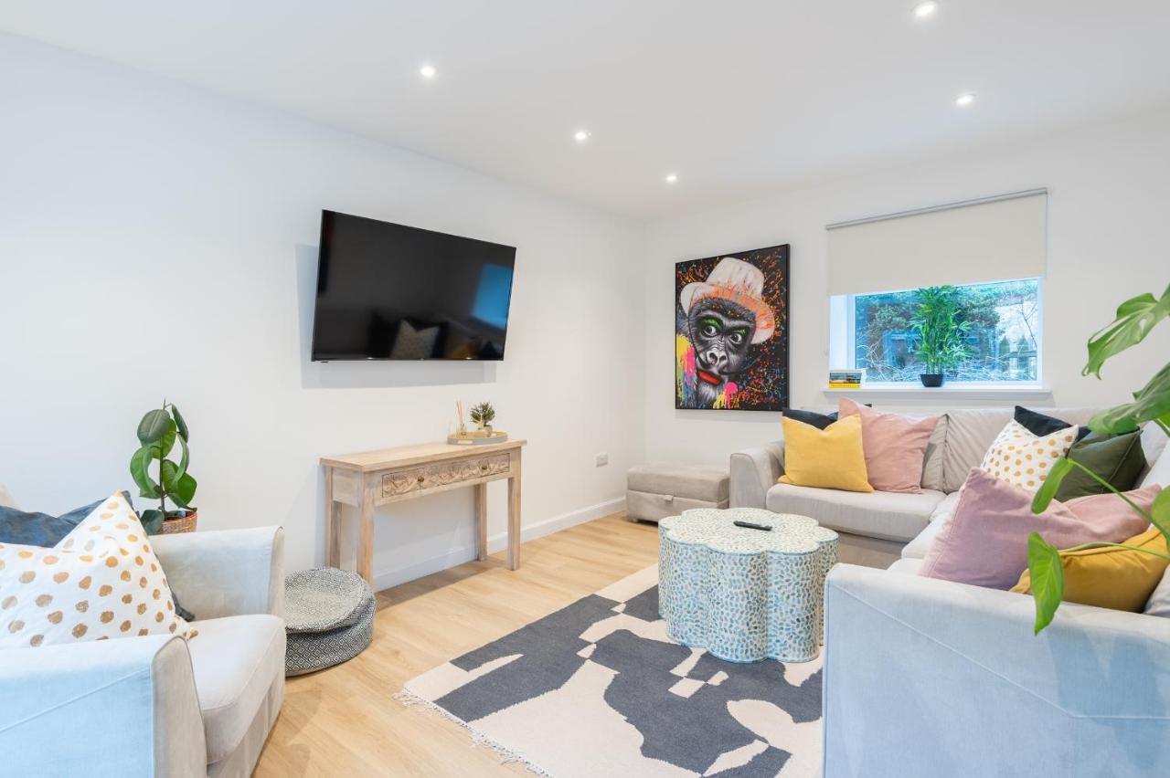 The Pinkish House 4 bed home in the town centre — 4-Star Luxury Hotel in Blairgowrie, United Kingdom