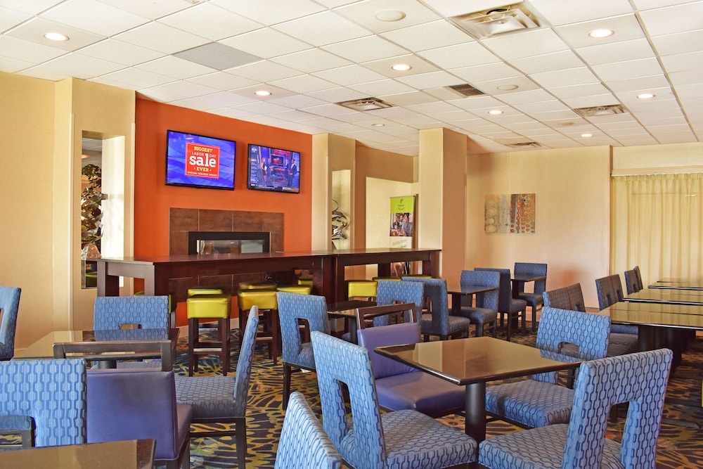Spark by Hilton Akron Fairlawn - photo 17