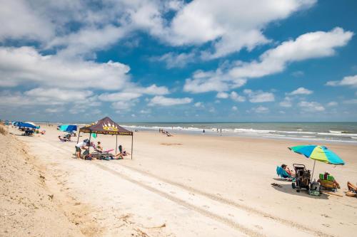 Dunes by Oak Island Accommodations - photo 28