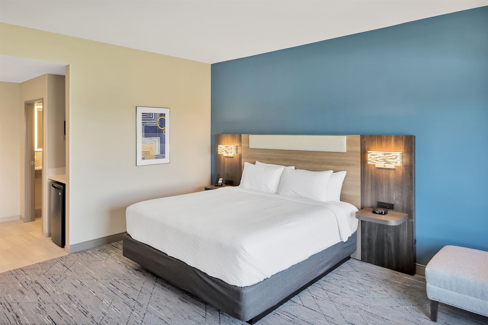 Holiday Inn Express & Suites Fort Walton Beach Eglin Area by IHG - photo 30