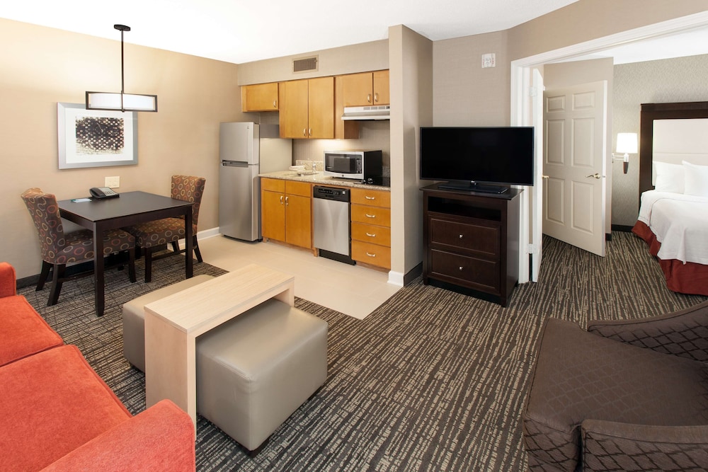 Homewood Suites by Hilton Indianapolis Keystone Crossing - photo 2