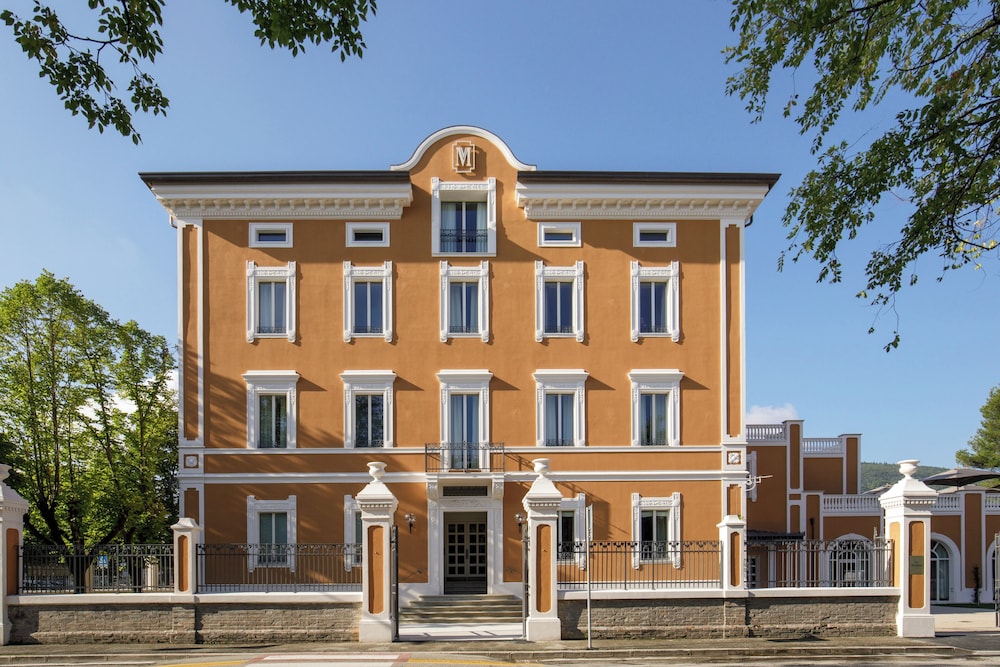 Villa Miliani — 4-Star Luxury Hotel in Fabriano, Italy
