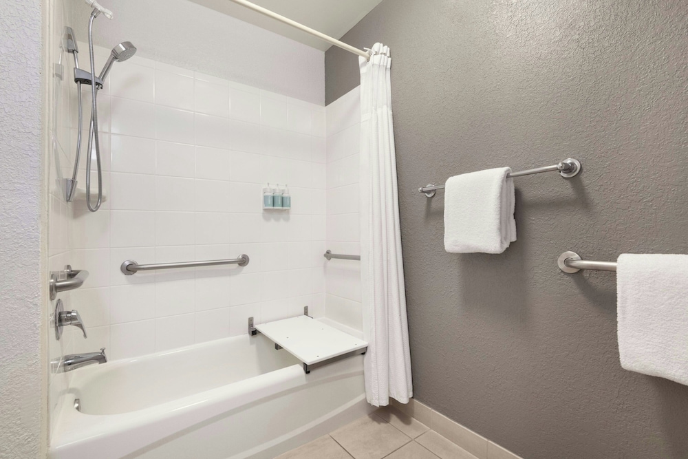 Courtyard by Marriott Nashville Airport - photo 15